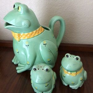 Otagiri Japan Frog Pitcher& Salt & Pepper Shakers